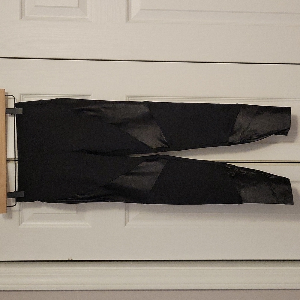 Koral Leggings/Sports Bra Set - Small